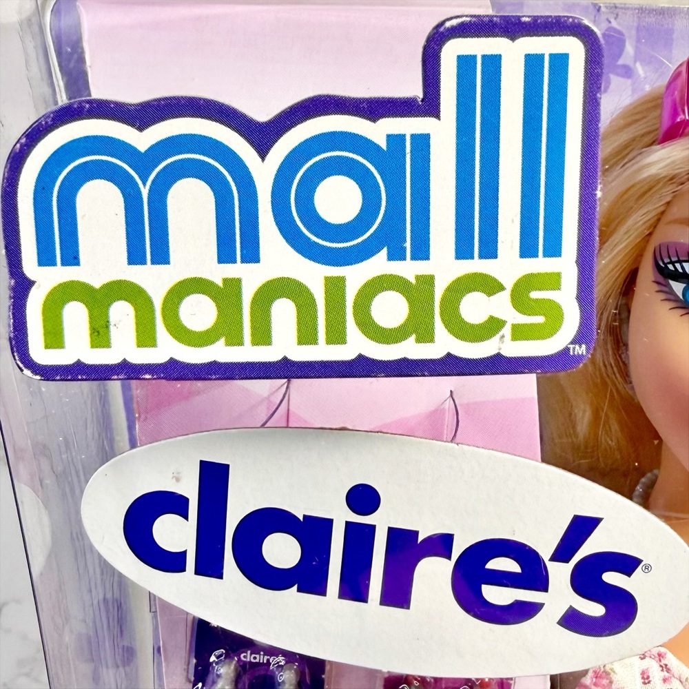 Barbie My Scene “Mall Maniacs Claire's” Doll - Picture 4 of 12